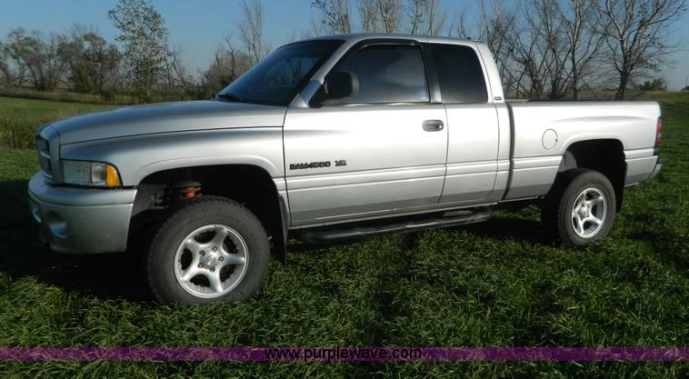 image for item AD9984 2001 Dodge Ram 1500 Quad Cab pickup truck
