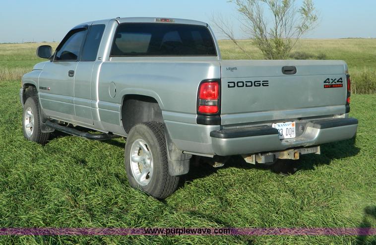 image for item AD9984 2001 Dodge Ram 1500 Quad Cab pickup truck