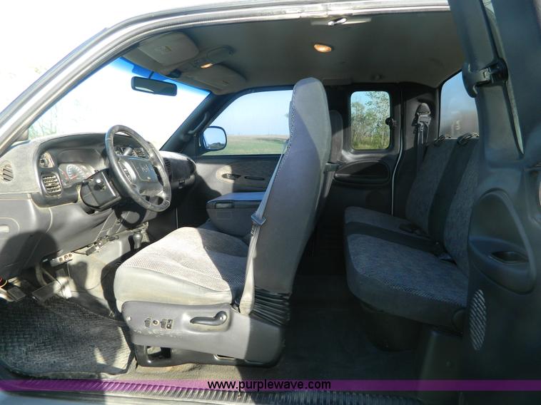 image for item AD9984 2001 Dodge Ram 1500 Quad Cab pickup truck