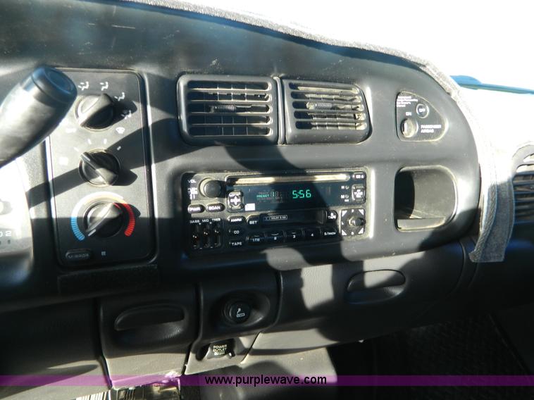 image for item AD9984 2001 Dodge Ram 1500 Quad Cab pickup truck