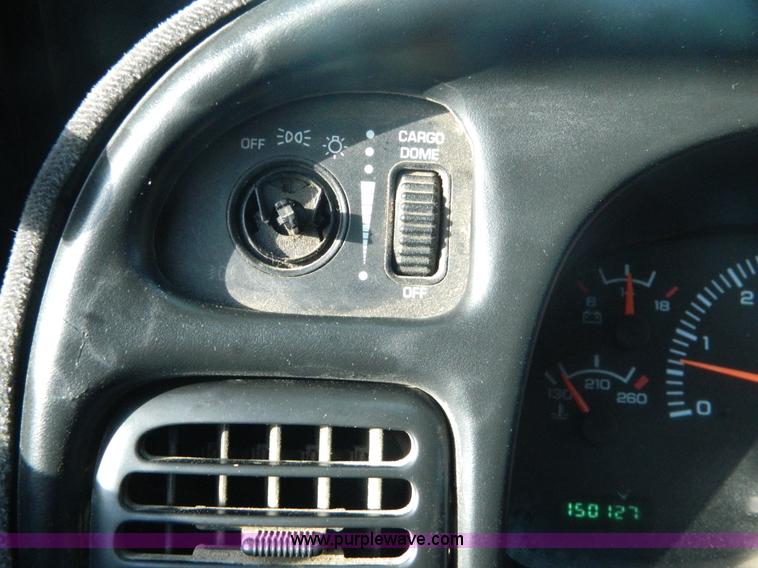 image for item AD9984 2001 Dodge Ram 1500 Quad Cab pickup truck