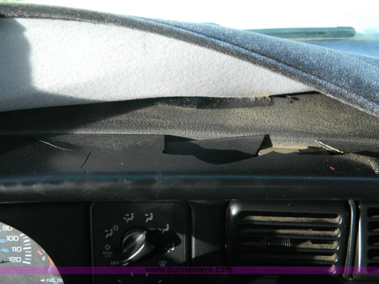 image for item AD9984 2001 Dodge Ram 1500 Quad Cab pickup truck