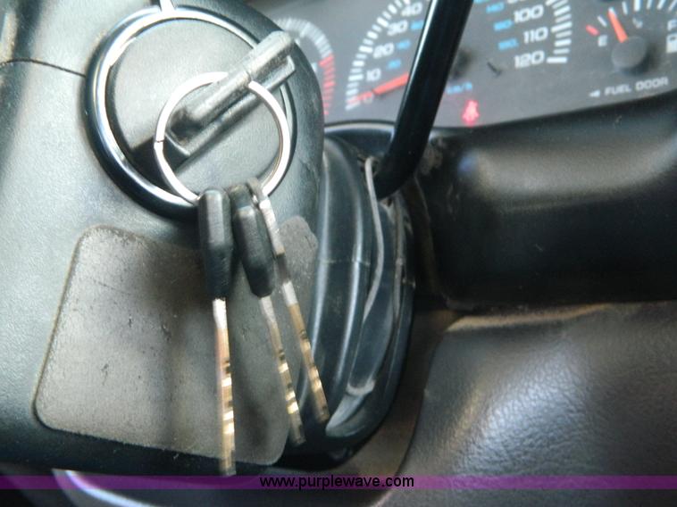 image for item AD9984 2001 Dodge Ram 1500 Quad Cab pickup truck