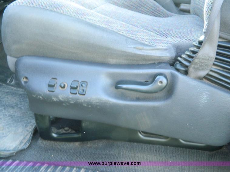 image for item AD9984 2001 Dodge Ram 1500 Quad Cab pickup truck