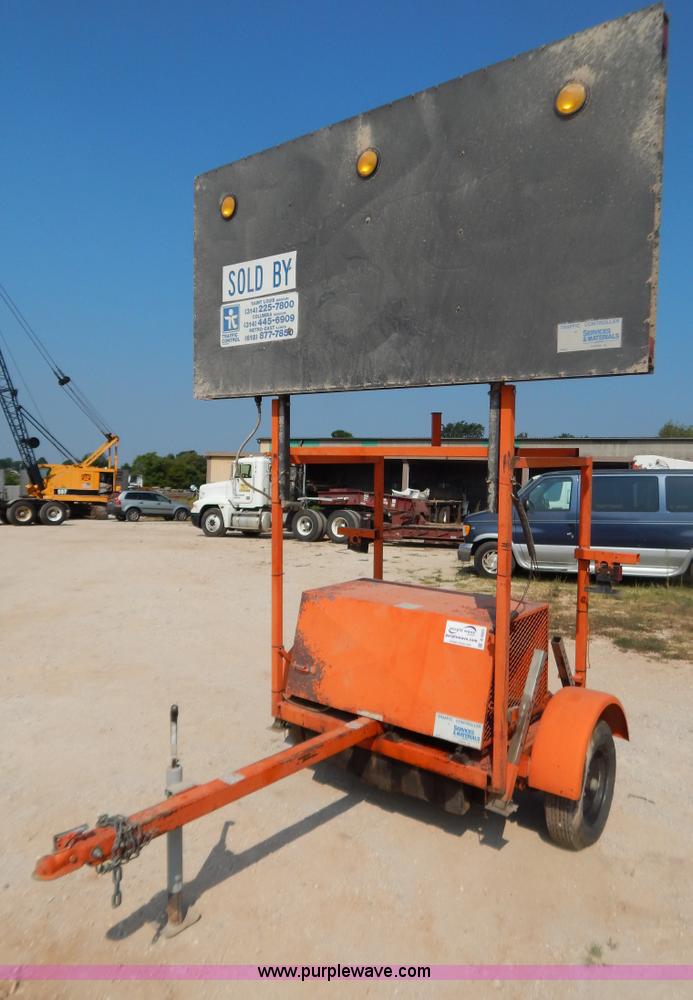 image for item B5823 Arrow sign board