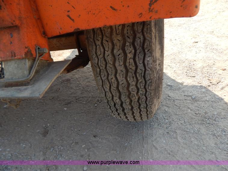 image for item B5823 Arrow sign board