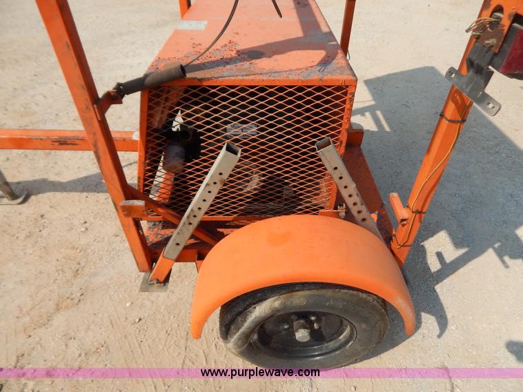 image for item B5823 Arrow sign board