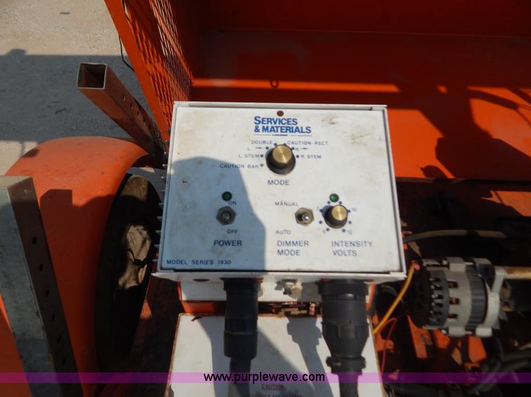 image for item B5823 Arrow sign board