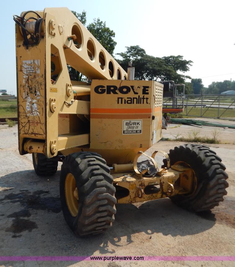 image for item B5824 Grove AMZ-66 boom lift