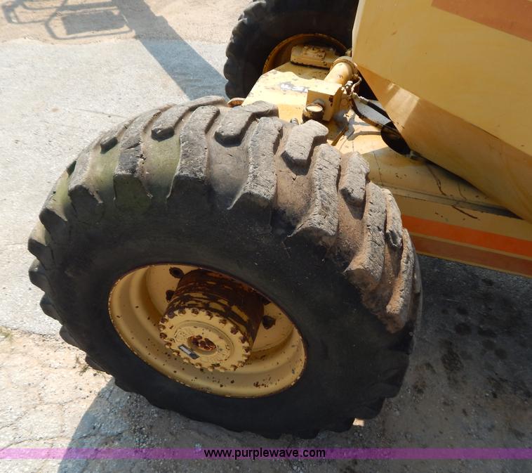 image for item B5824 Grove AMZ-66 boom lift