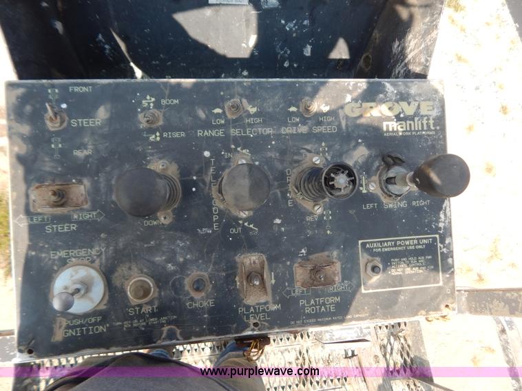 image for item B5824 Grove AMZ-66 boom lift