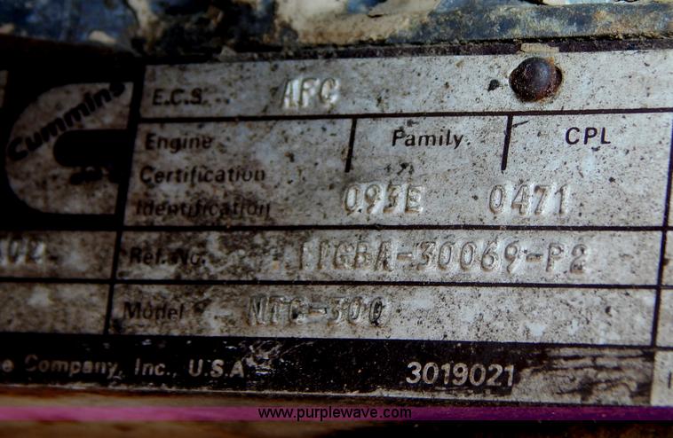 image for item B5826 1981 Mack R747-ST2337 semi truck