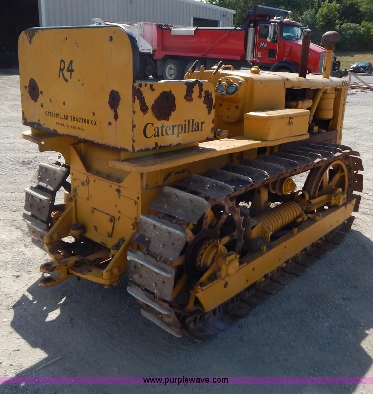 image for item B5837 1942 Caterpillar R4 dozer