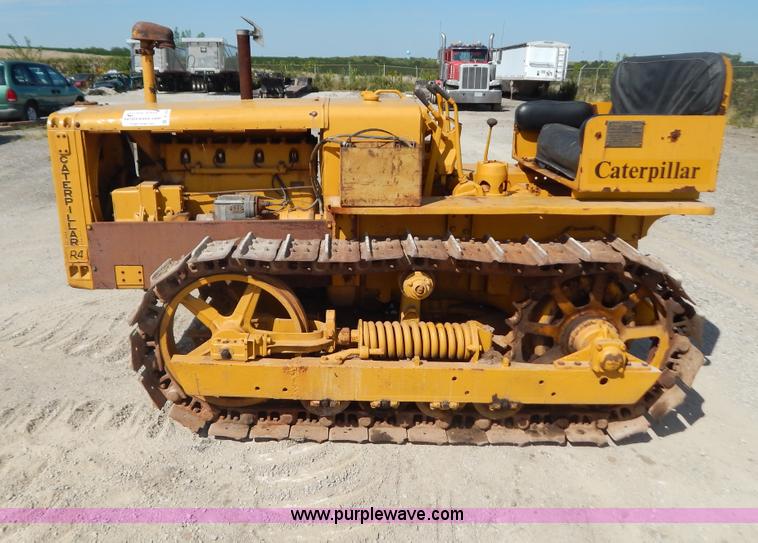 image for item B5837 1942 Caterpillar R4 dozer