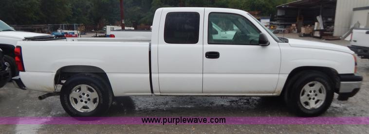 image for item B5840 2007 Chevrolet Silverado 1500 Ext.Cab pickup truck