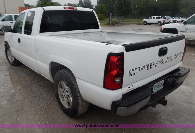 image for item B5840 2007 Chevrolet Silverado 1500 Ext.Cab pickup truck