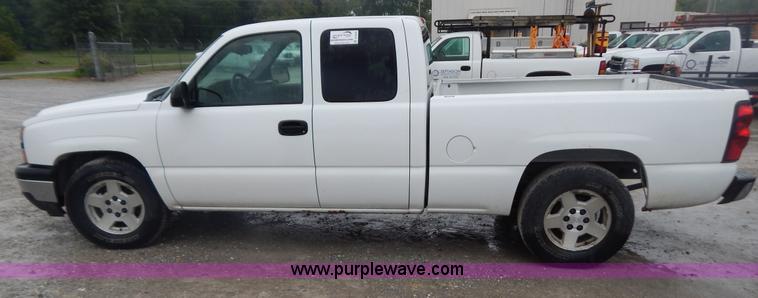 image for item B5840 2007 Chevrolet Silverado 1500 Ext.Cab pickup truck