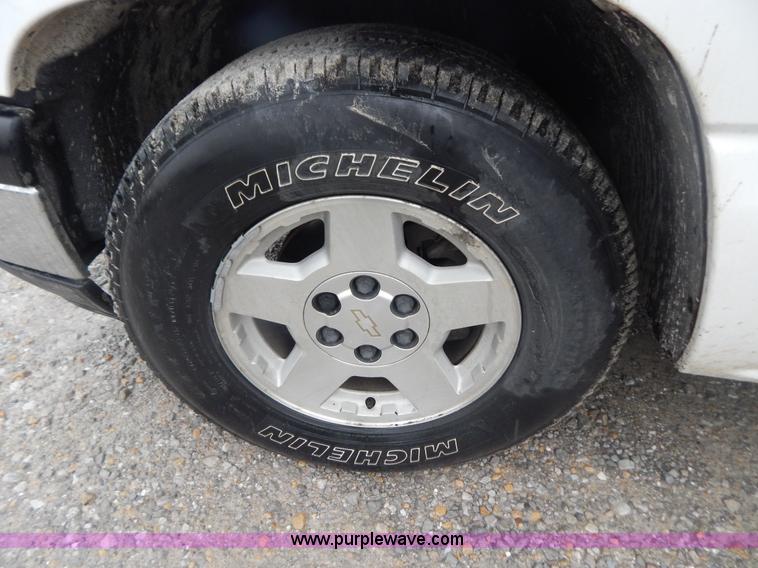 image for item B5840 2007 Chevrolet Silverado 1500 Ext.Cab pickup truck