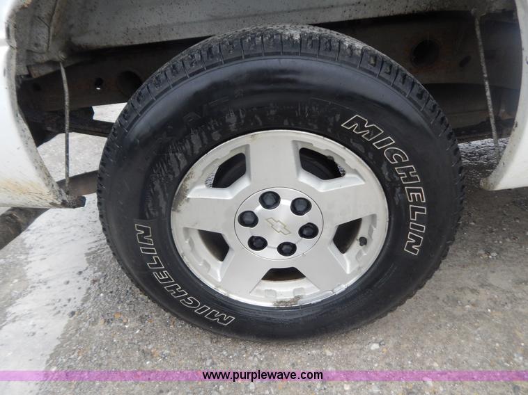 image for item B5840 2007 Chevrolet Silverado 1500 Ext.Cab pickup truck