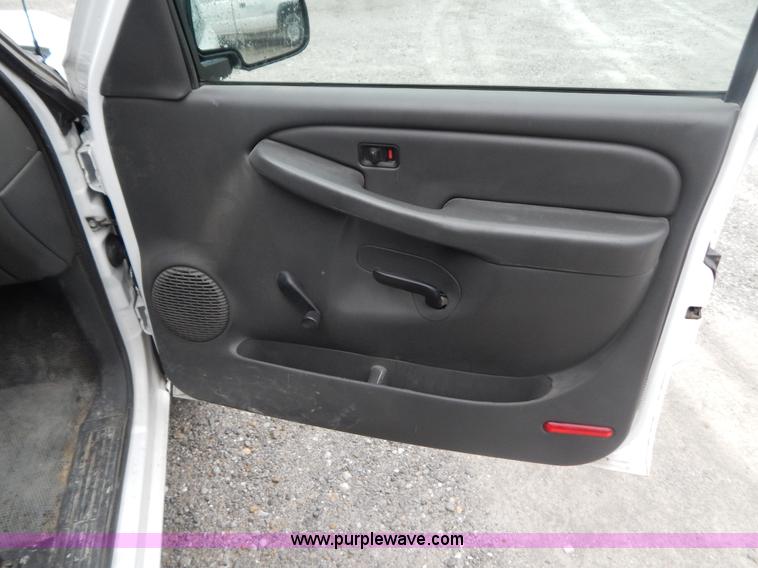 image for item B5840 2007 Chevrolet Silverado 1500 Ext.Cab pickup truck