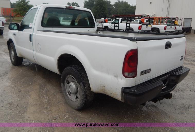 image for item B5841 2007 Ford F250 pickup truck