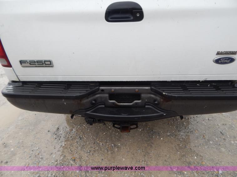 image for item B5841 2007 Ford F250 pickup truck
