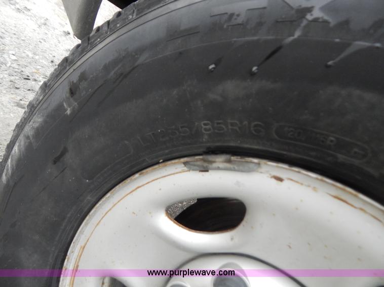 image for item B5842 2004 Chevrolet Silverado 2500 pickup truck