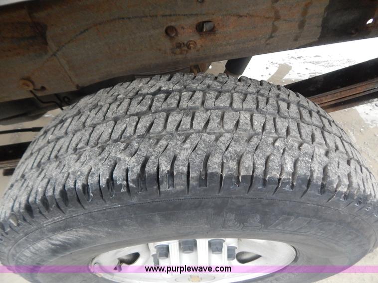 image for item B5842 2004 Chevrolet Silverado 2500 pickup truck