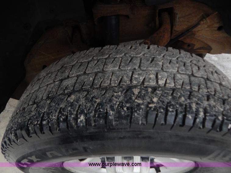 image for item B5842 2004 Chevrolet Silverado 2500 pickup truck