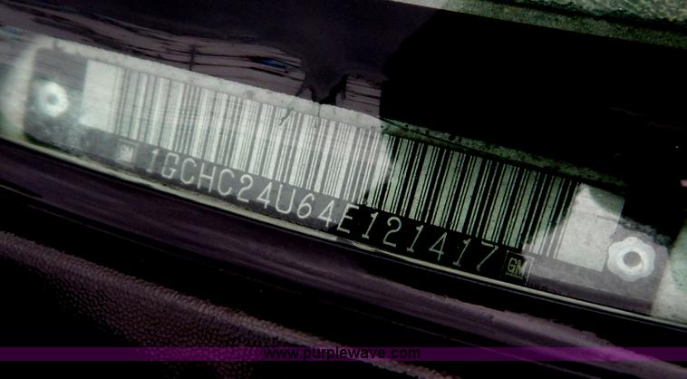 image for item B5842 2004 Chevrolet Silverado 2500 pickup truck