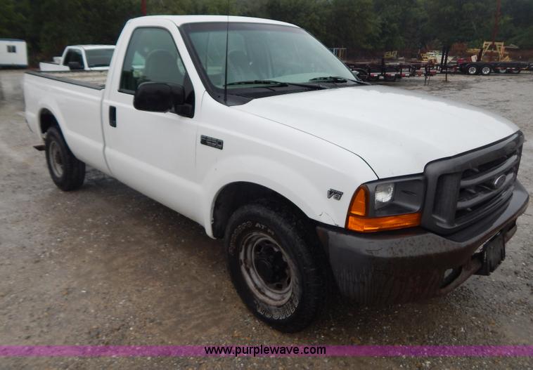 image for item B5844 1999 Ford F250 Super Duty XL pickup truck