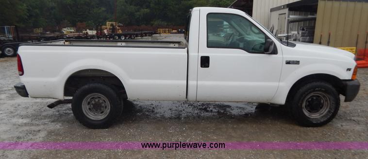 image for item B5844 1999 Ford F250 Super Duty XL pickup truck