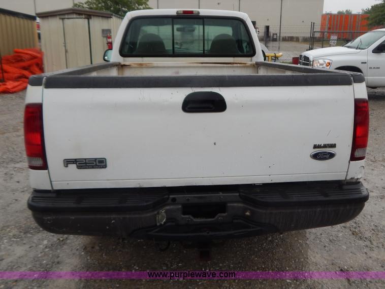 image for item B5844 1999 Ford F250 Super Duty XL pickup truck