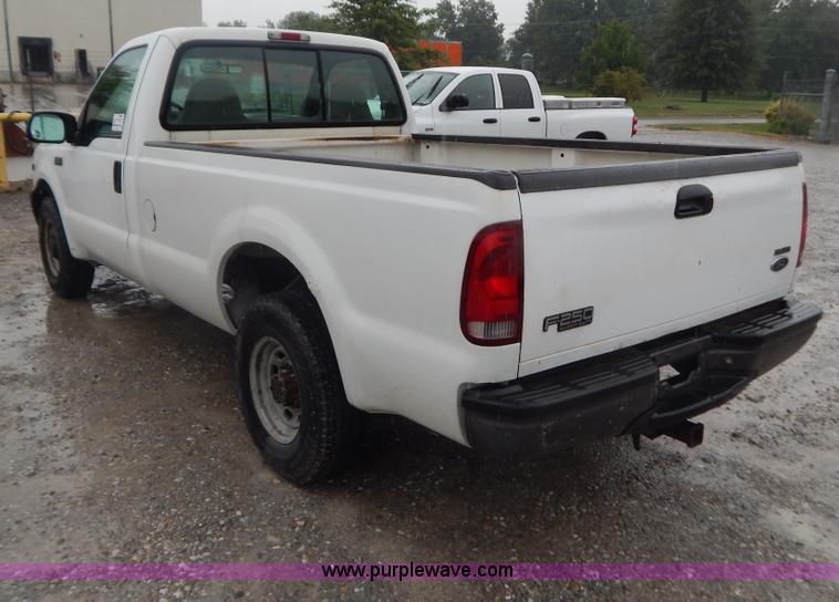 image for item B5844 1999 Ford F250 Super Duty XL pickup truck