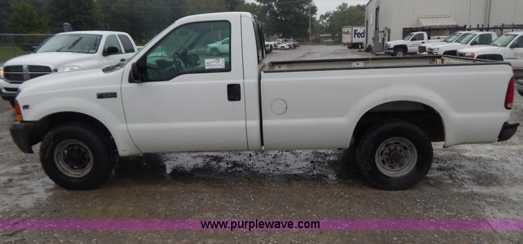 image for item B5844 1999 Ford F250 Super Duty XL pickup truck