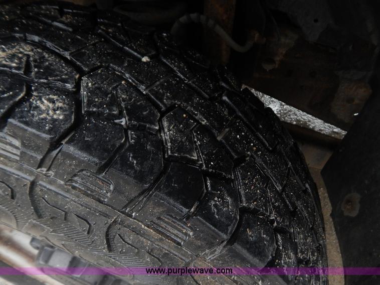 image for item B5844 1999 Ford F250 Super Duty XL pickup truck