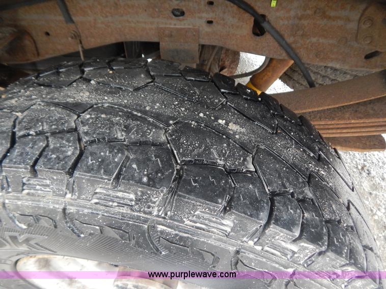 image for item B5844 1999 Ford F250 Super Duty XL pickup truck