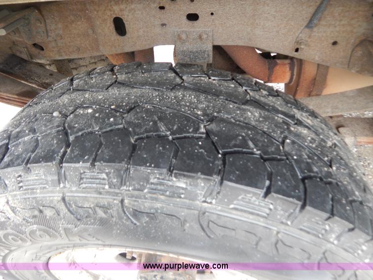 image for item B5844 1999 Ford F250 Super Duty XL pickup truck