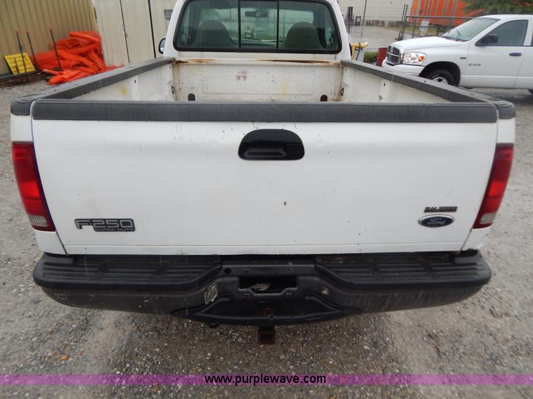 image for item B5844 1999 Ford F250 Super Duty XL pickup truck