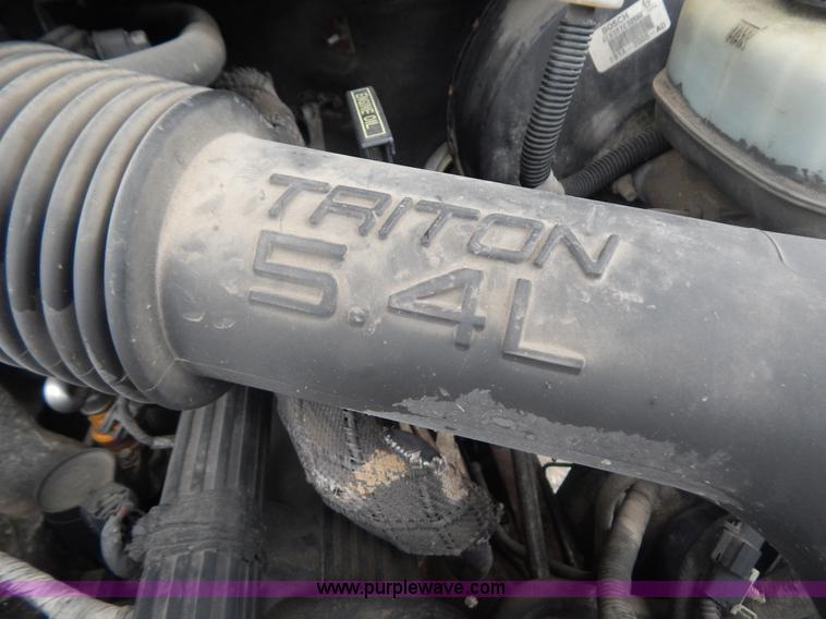 image for item B5844 1999 Ford F250 Super Duty XL pickup truck