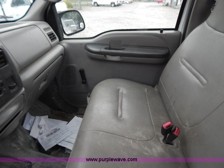 image for item B5844 1999 Ford F250 Super Duty XL pickup truck