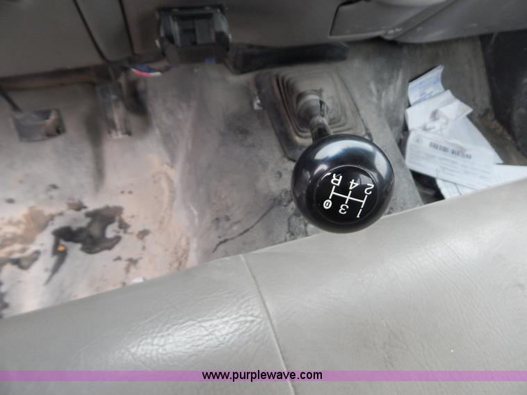 image for item B5844 1999 Ford F250 Super Duty XL pickup truck