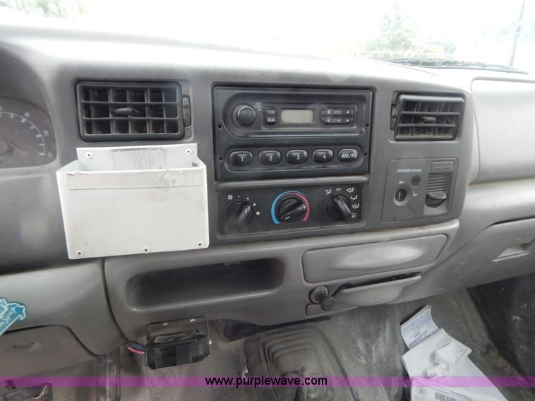 image for item B5844 1999 Ford F250 Super Duty XL pickup truck