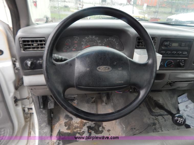 image for item B5844 1999 Ford F250 Super Duty XL pickup truck