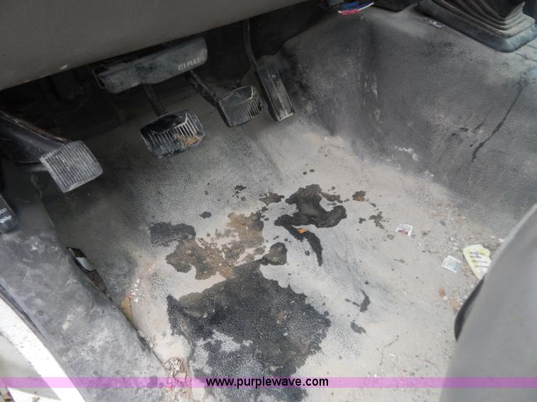 image for item B5844 1999 Ford F250 Super Duty XL pickup truck