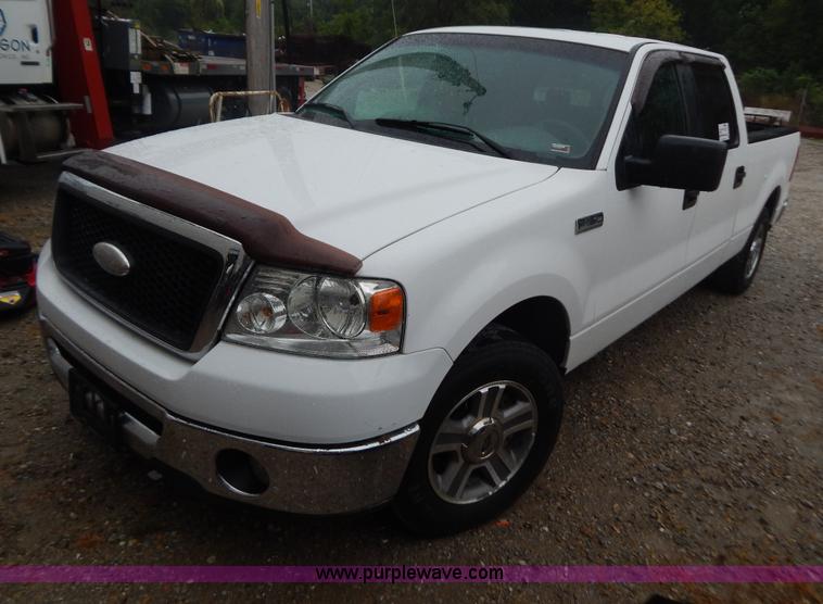 image for item B5846 2007 Ford F150 XLT SuperCrew pickup truck