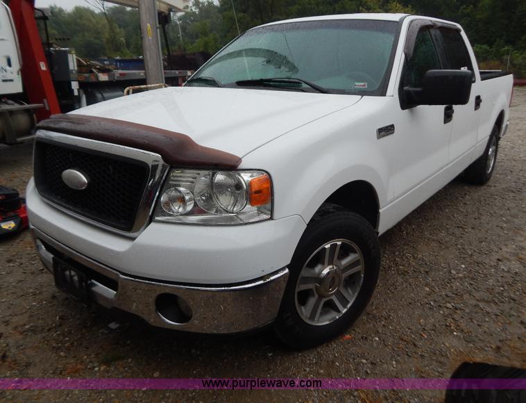 image for item B5846 2007 Ford F150 XLT SuperCrew pickup truck