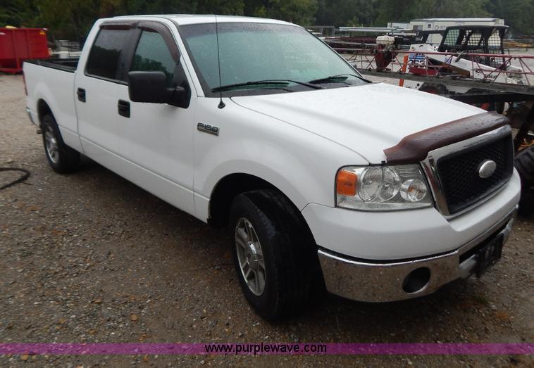 image for item B5846 2007 Ford F150 XLT SuperCrew pickup truck