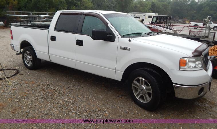 image for item B5846 2007 Ford F150 XLT SuperCrew pickup truck