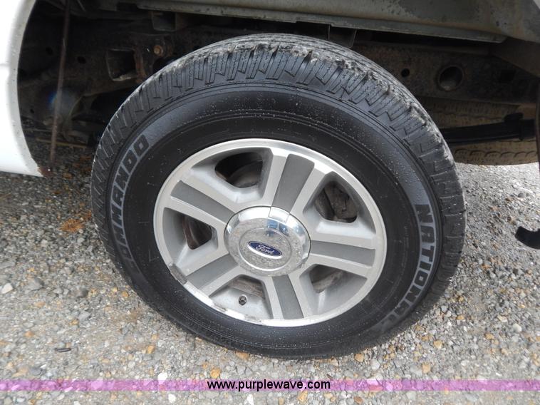 image for item B5846 2007 Ford F150 XLT SuperCrew pickup truck